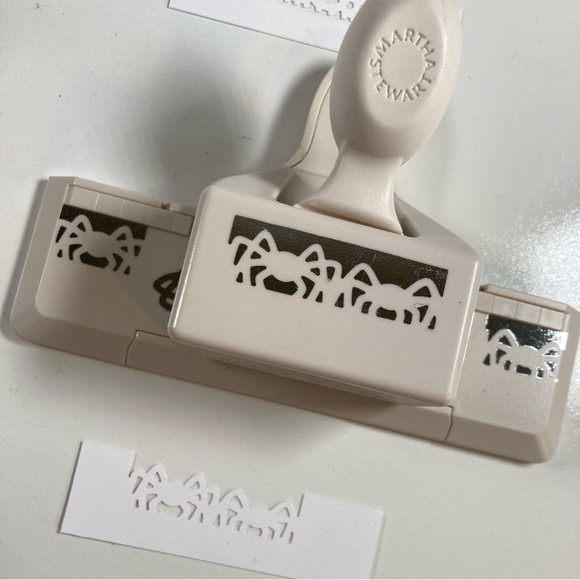 Martha Stewart Crafts Halloween Border Paper Punches Pumpkin Fence Spider Skull - Picture 4 of 16